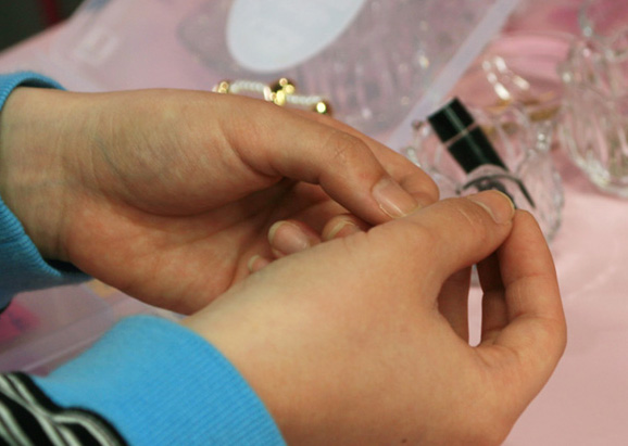 パーツを組み立てる